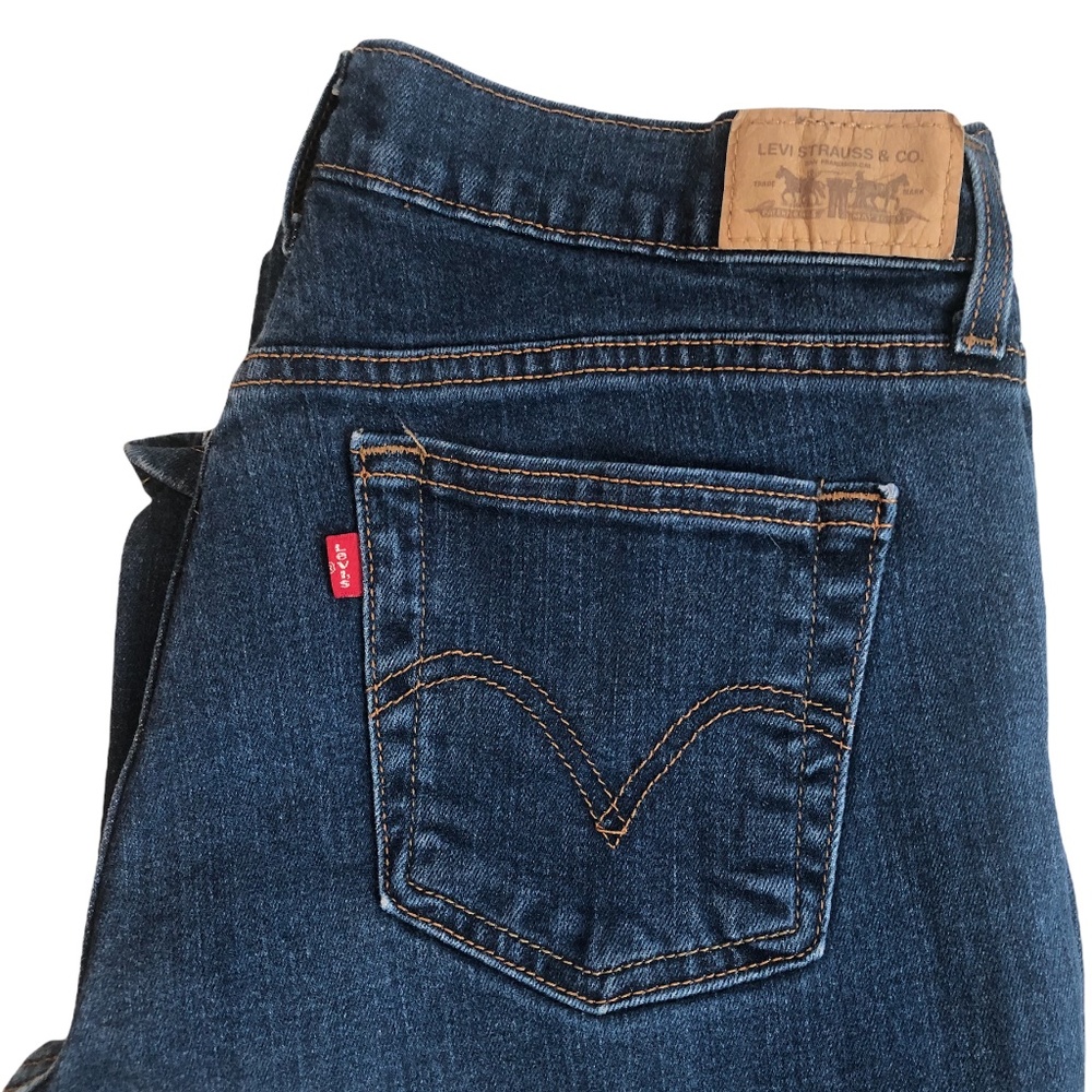 Levi’s 515 bootcut, medium dark wash, size 8 medium, 31” inseam